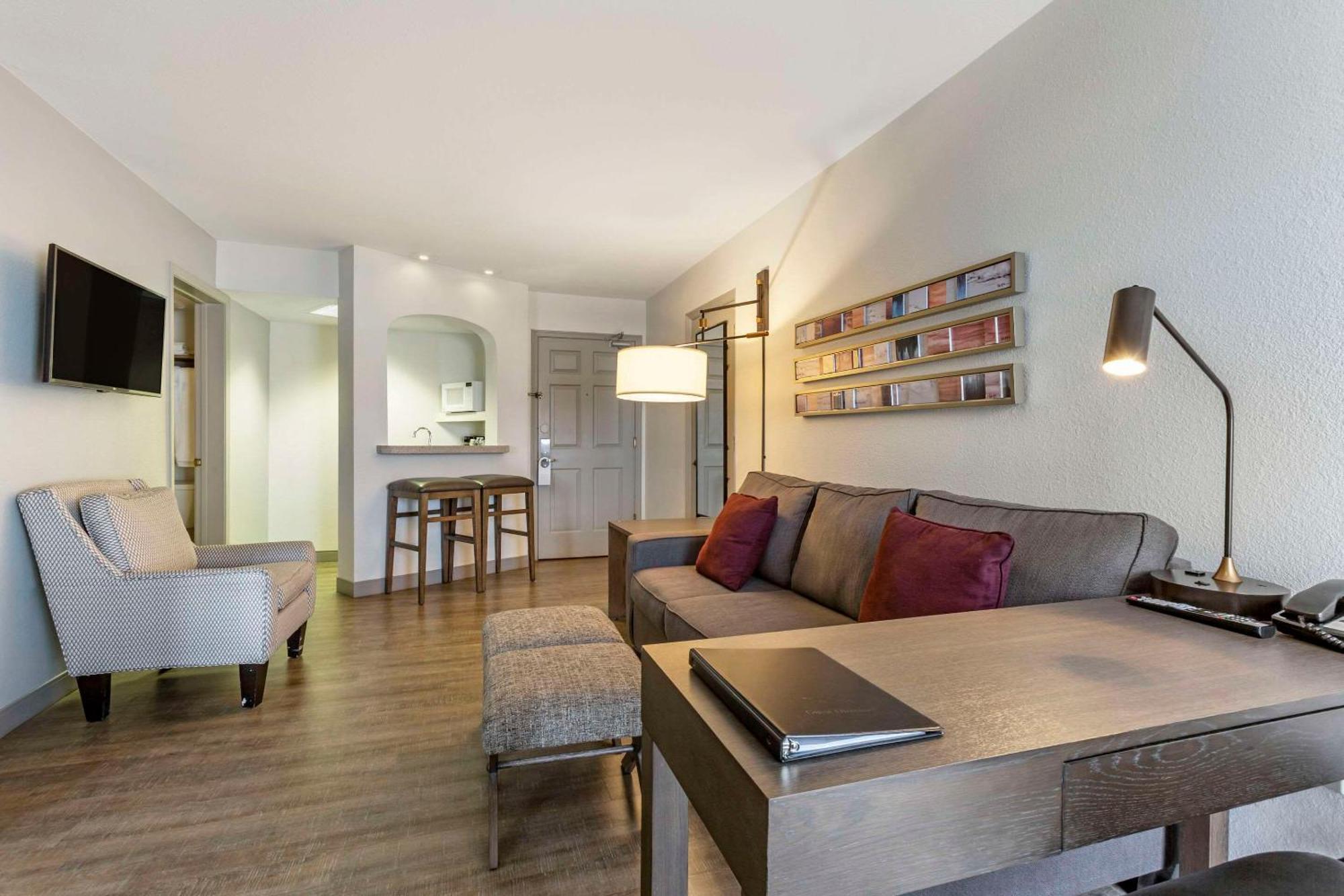 Windmill Suites Surprise - Phoenix, Ascend Hotel Collection Exterior foto