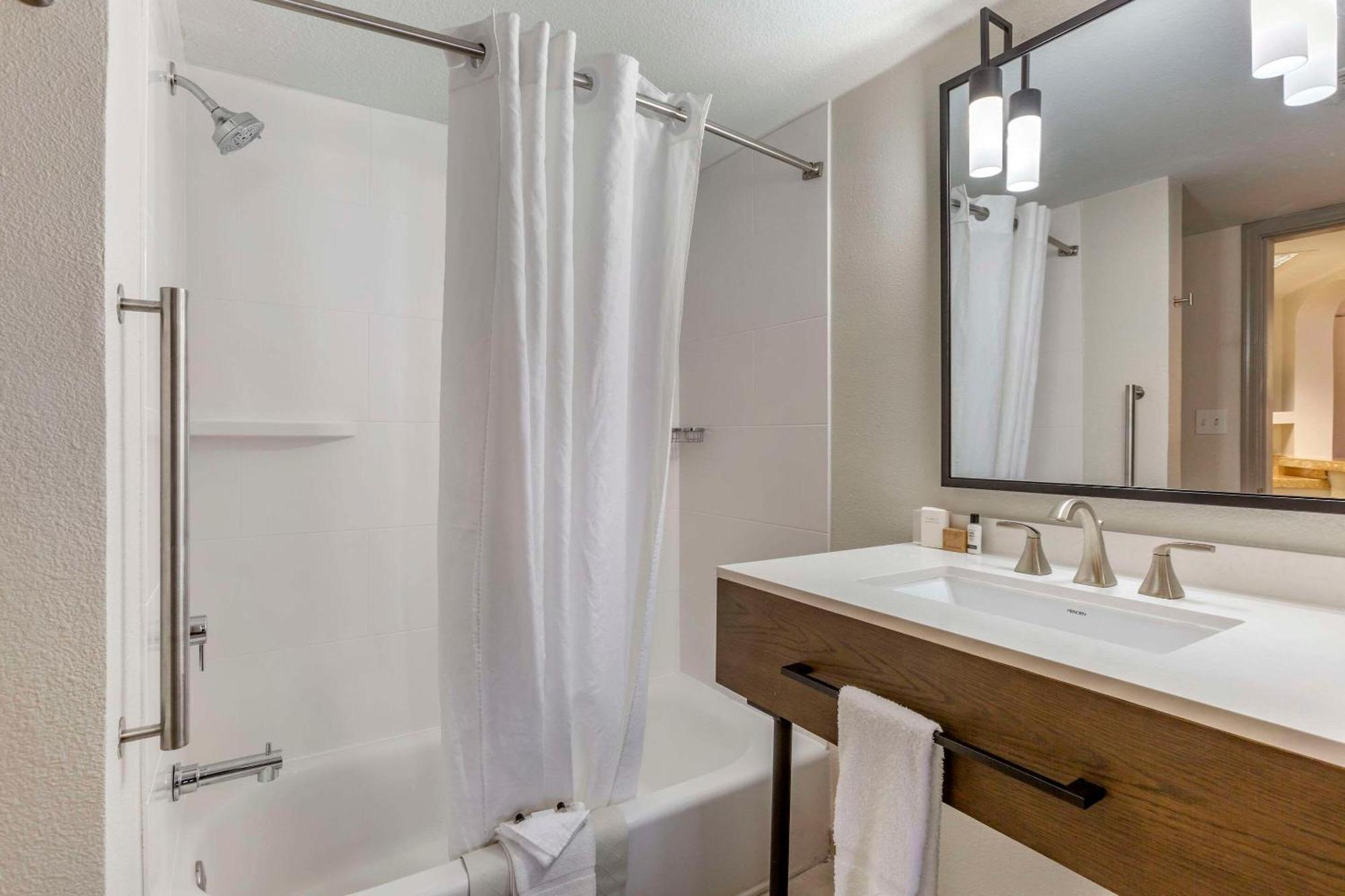 Windmill Suites Surprise - Phoenix, Ascend Hotel Collection Exterior foto